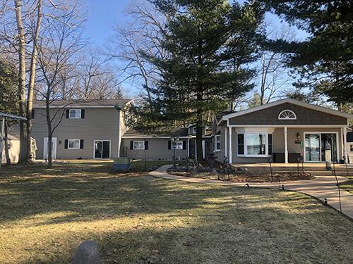 Image 4: 2020 Spring at Lakehouse