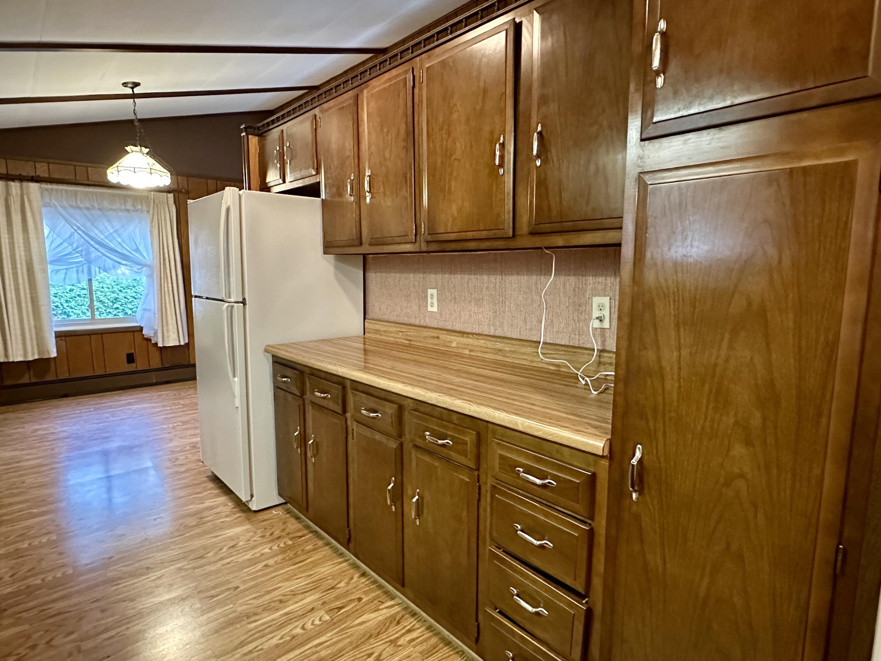 Image 3: Kitchen