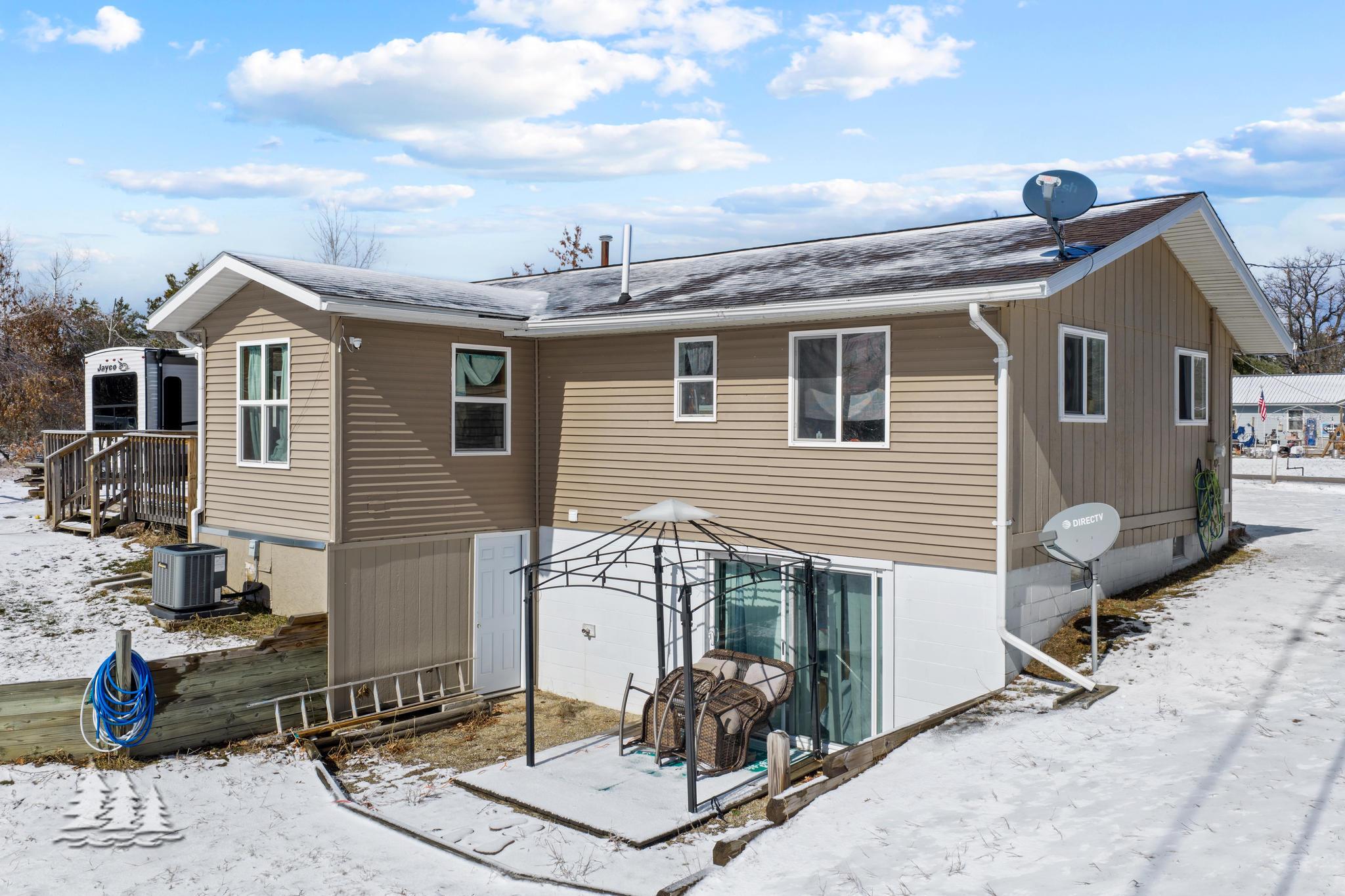 Image 2: 4689 Bernadette