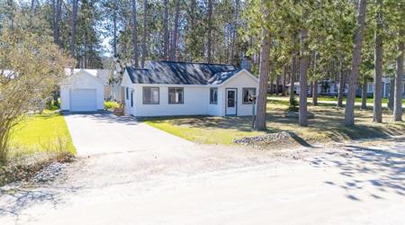 207 Lakeview Drive