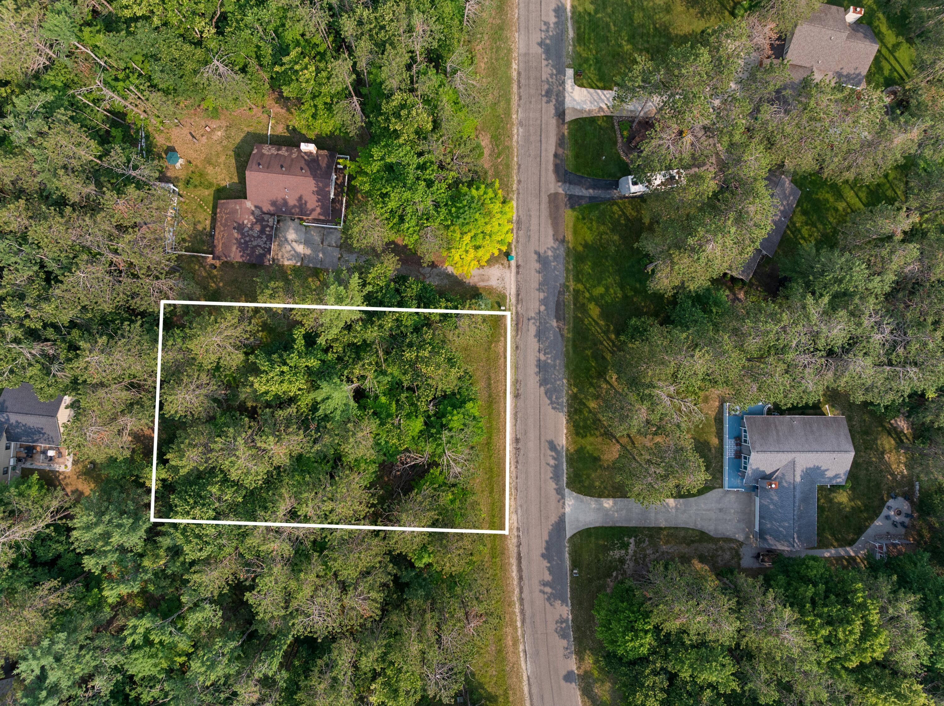 Image 1: Lot 1100 Opal Lake Road