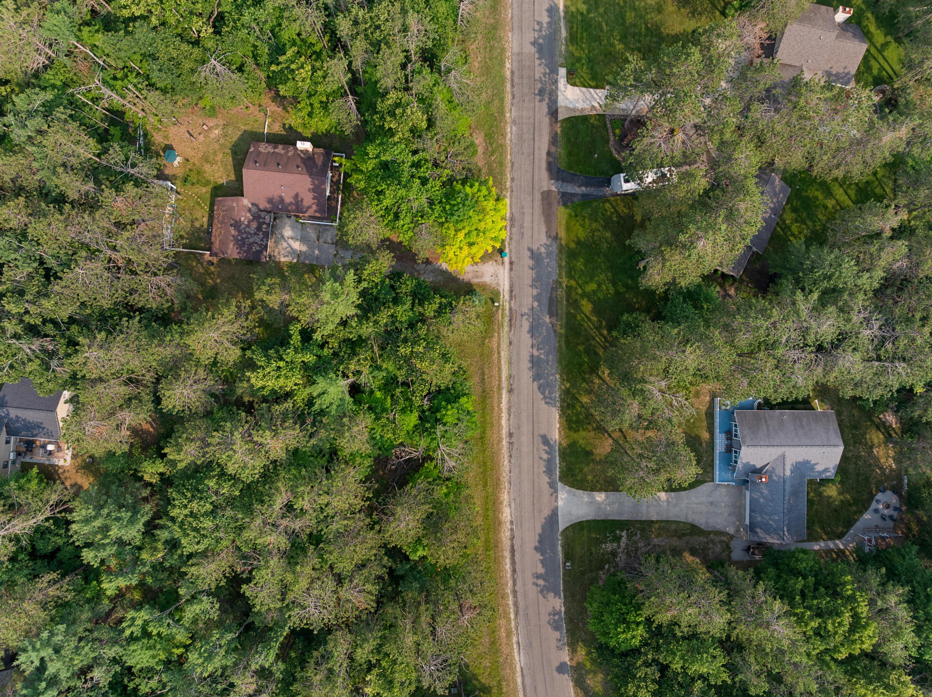 Image 3: Lot 1100 Opal Lake Road