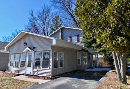 2821 N Townline Road