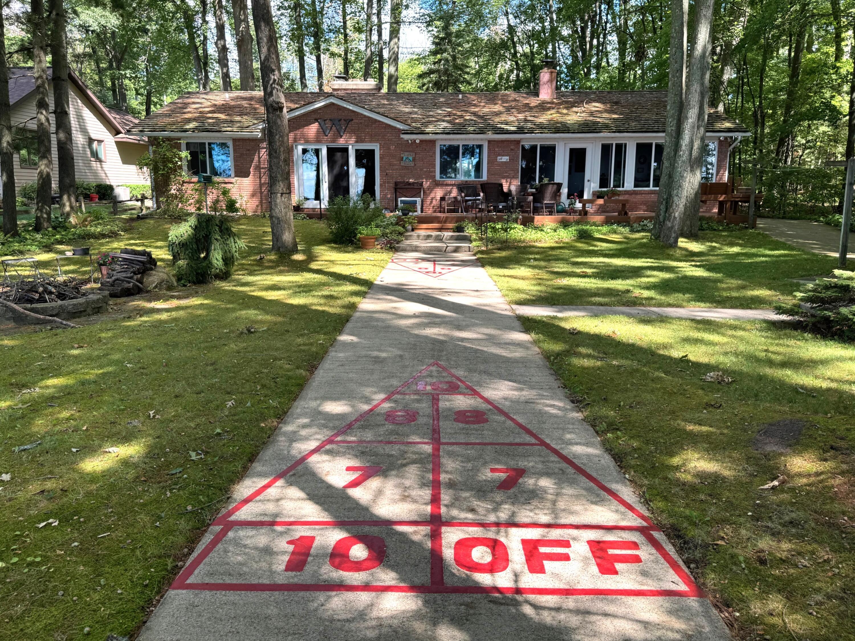 Image 3: Shuffle Board