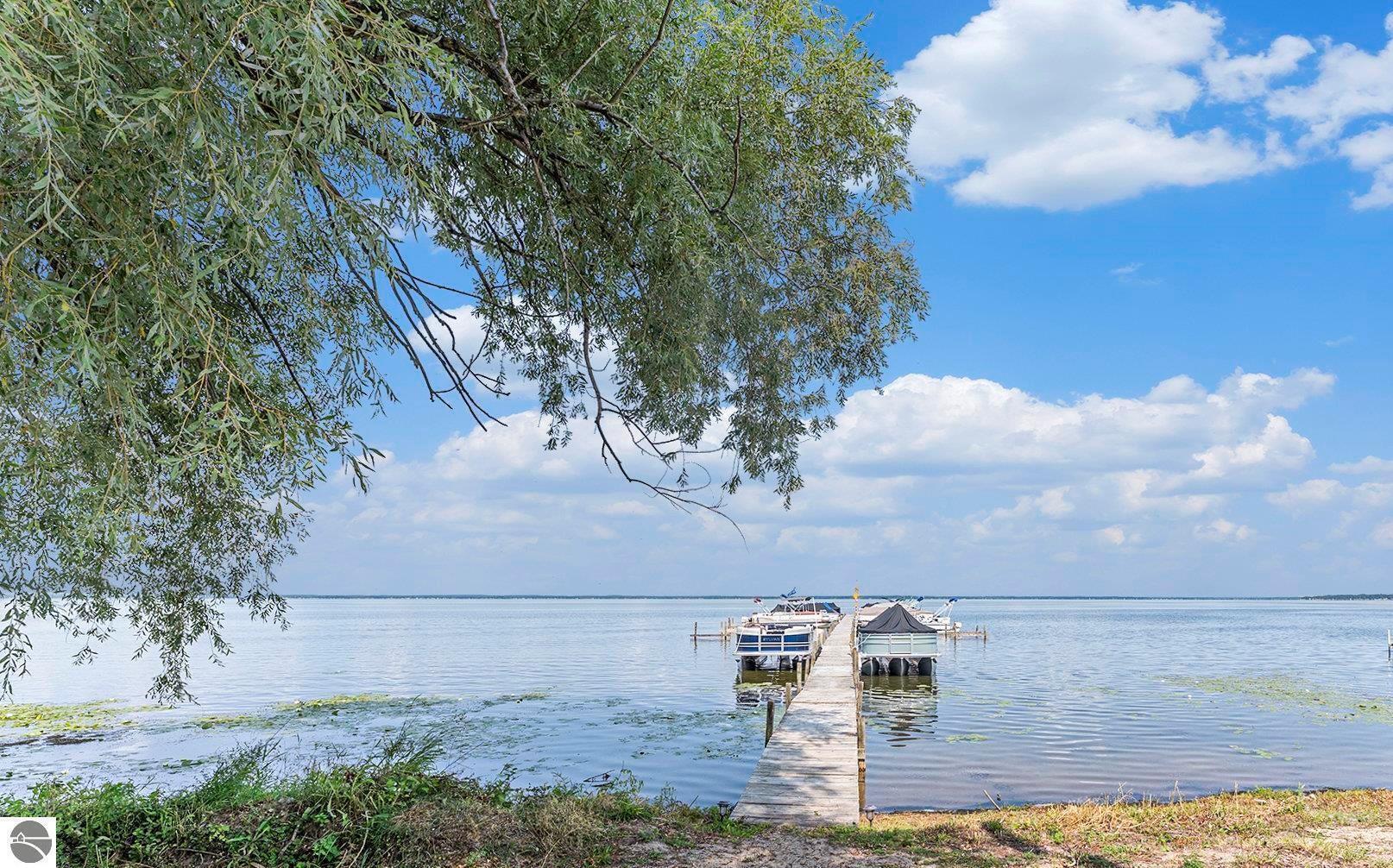 Image 1: Pic 1 Marina