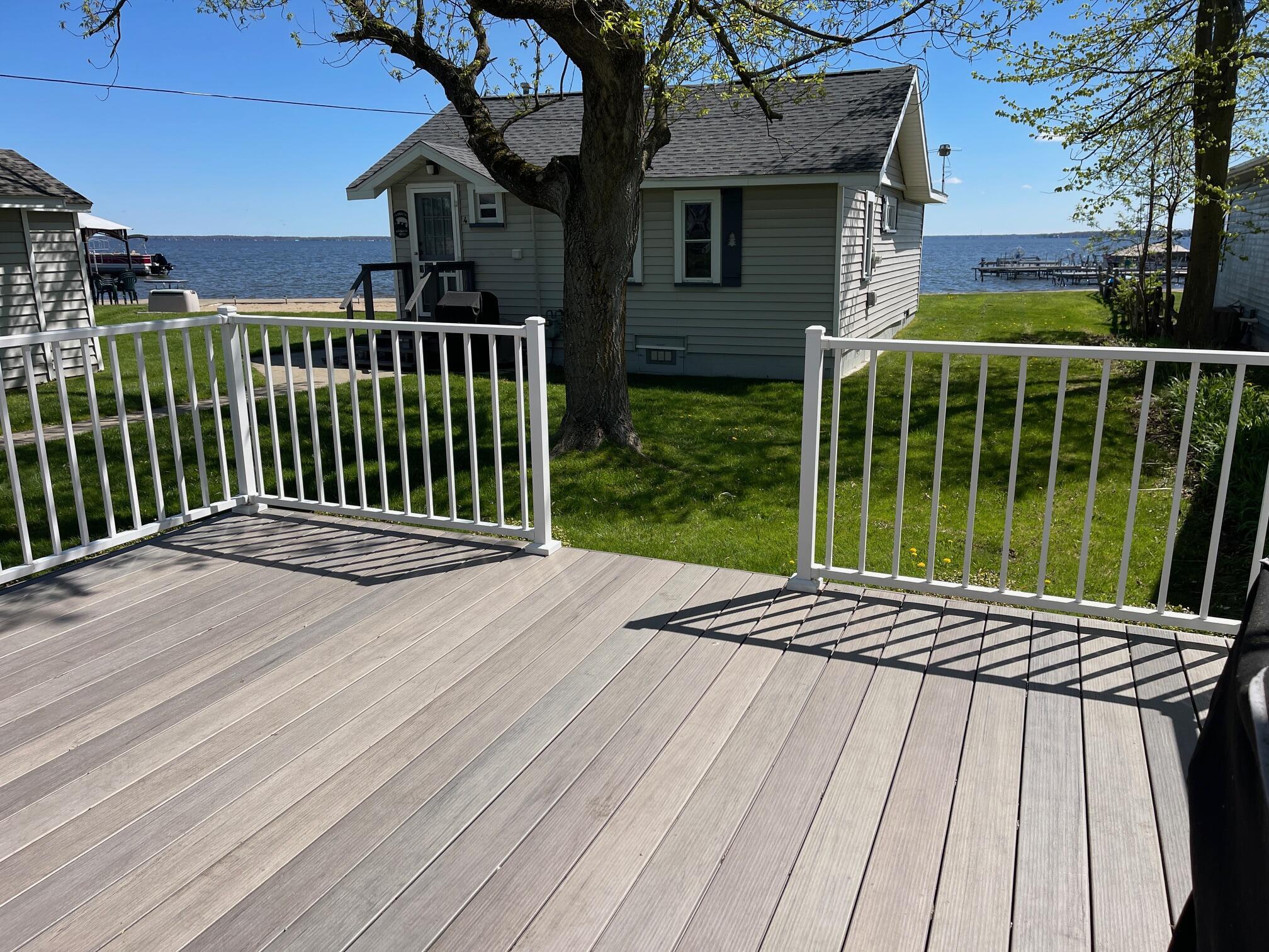 Image 3: Deck View