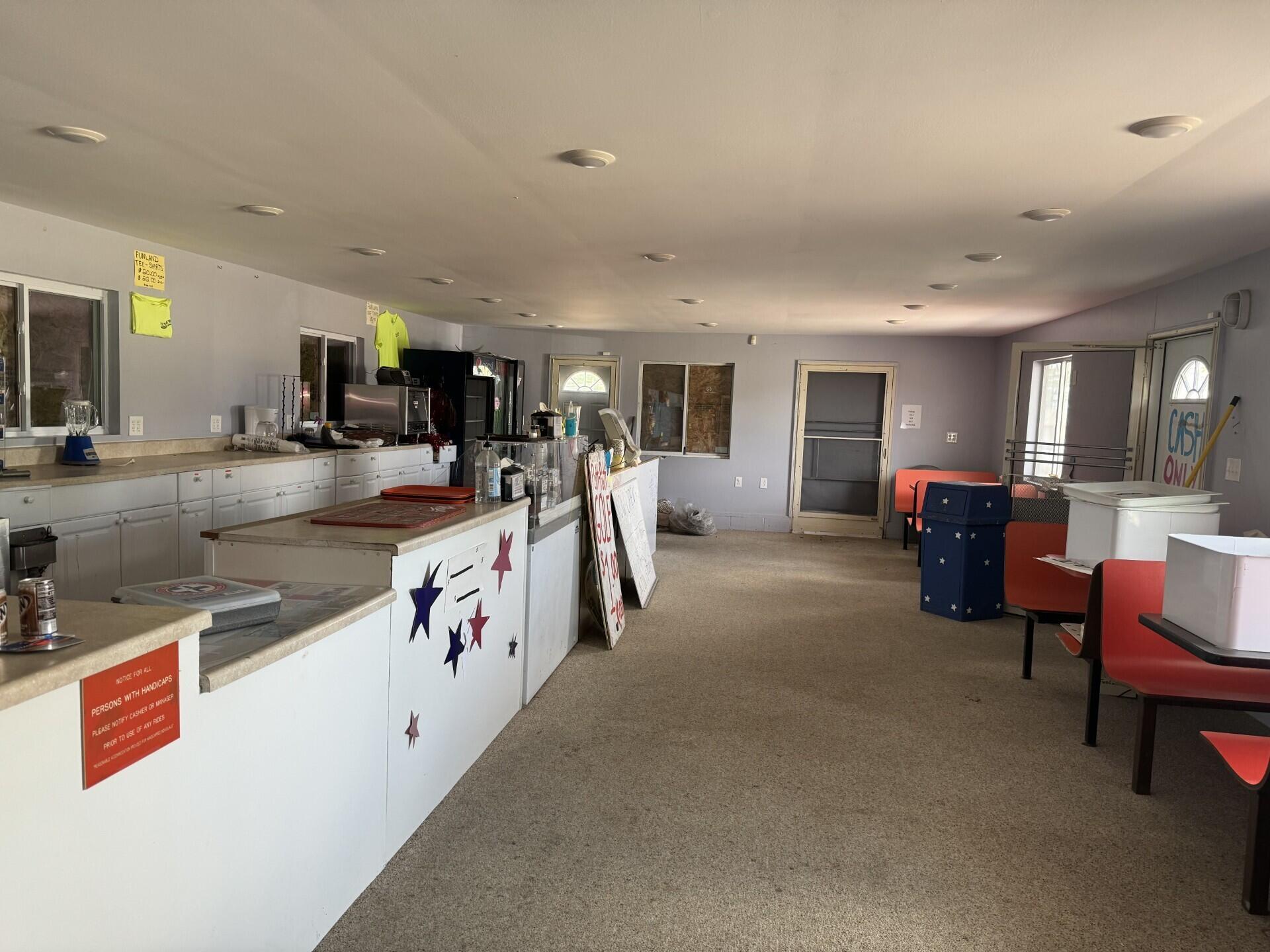Image 4: kitchen