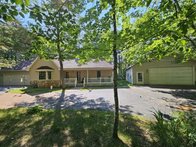 14911 King's Lane