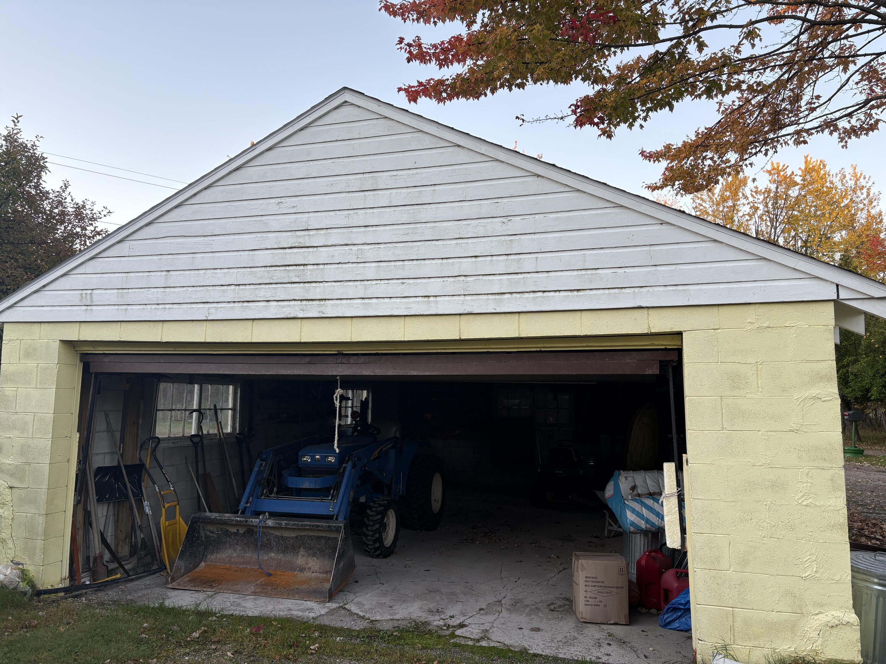Image 4: Inside View of garage