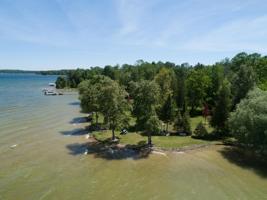 853 NE Mullett Lake Road