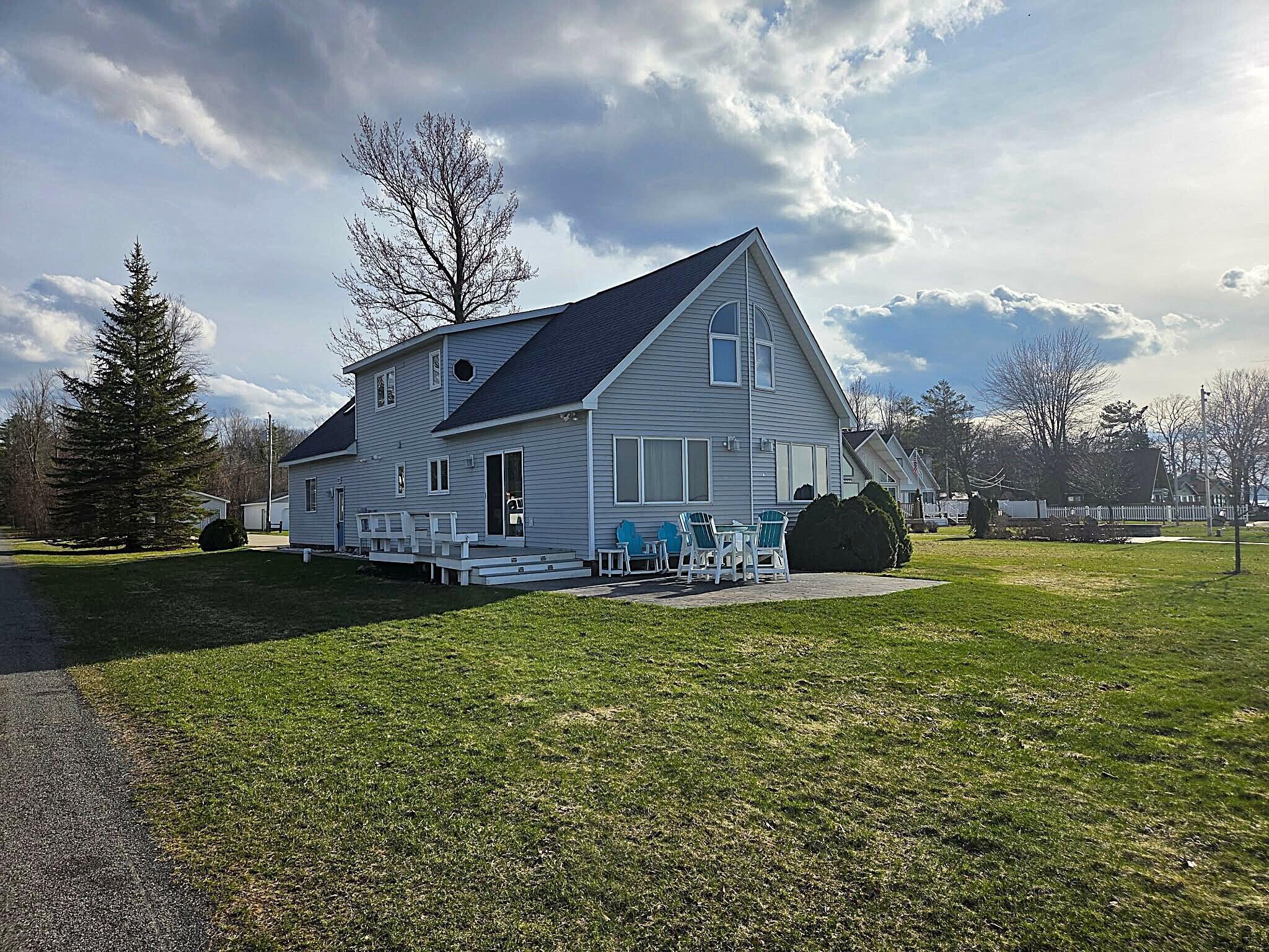 Image 1: 0a7dc649-6536-4cfa-9501-172e7d9d30ab