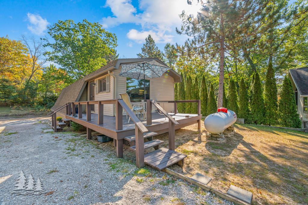 Image 2: 6122 Beach Rd