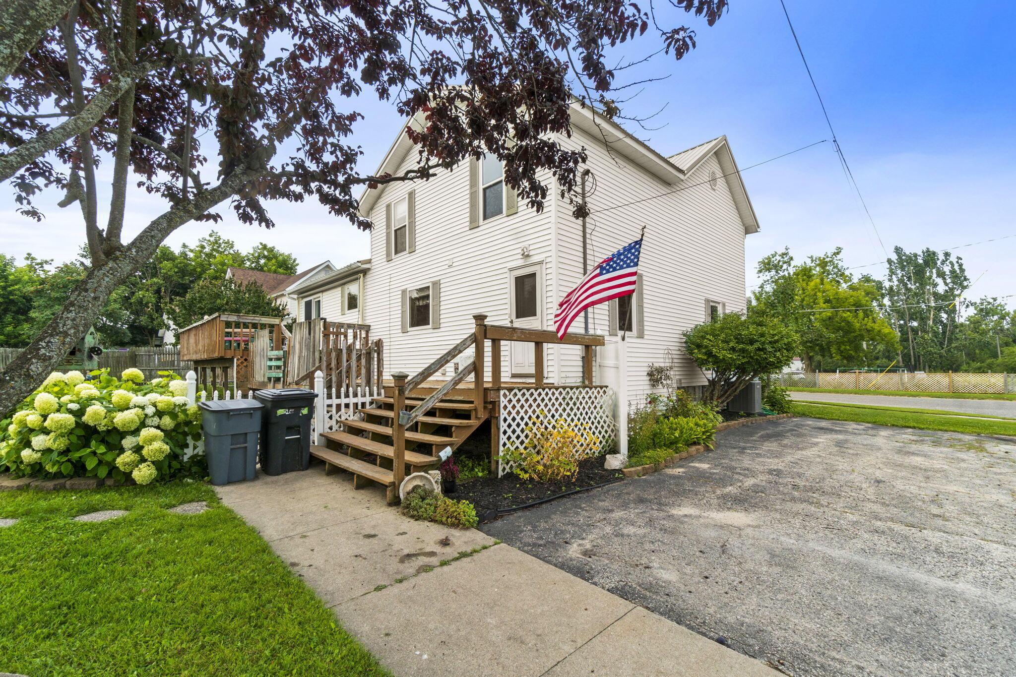 Image 4: 53-web-or-mls-11-web-or-mls-7-web-or-mls