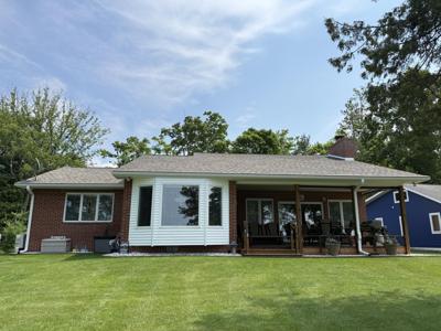 516 W Shoreview Lane