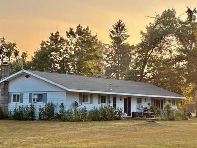 3825 Spruce Drive