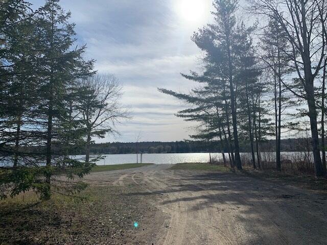Image 4: Lake Access 2