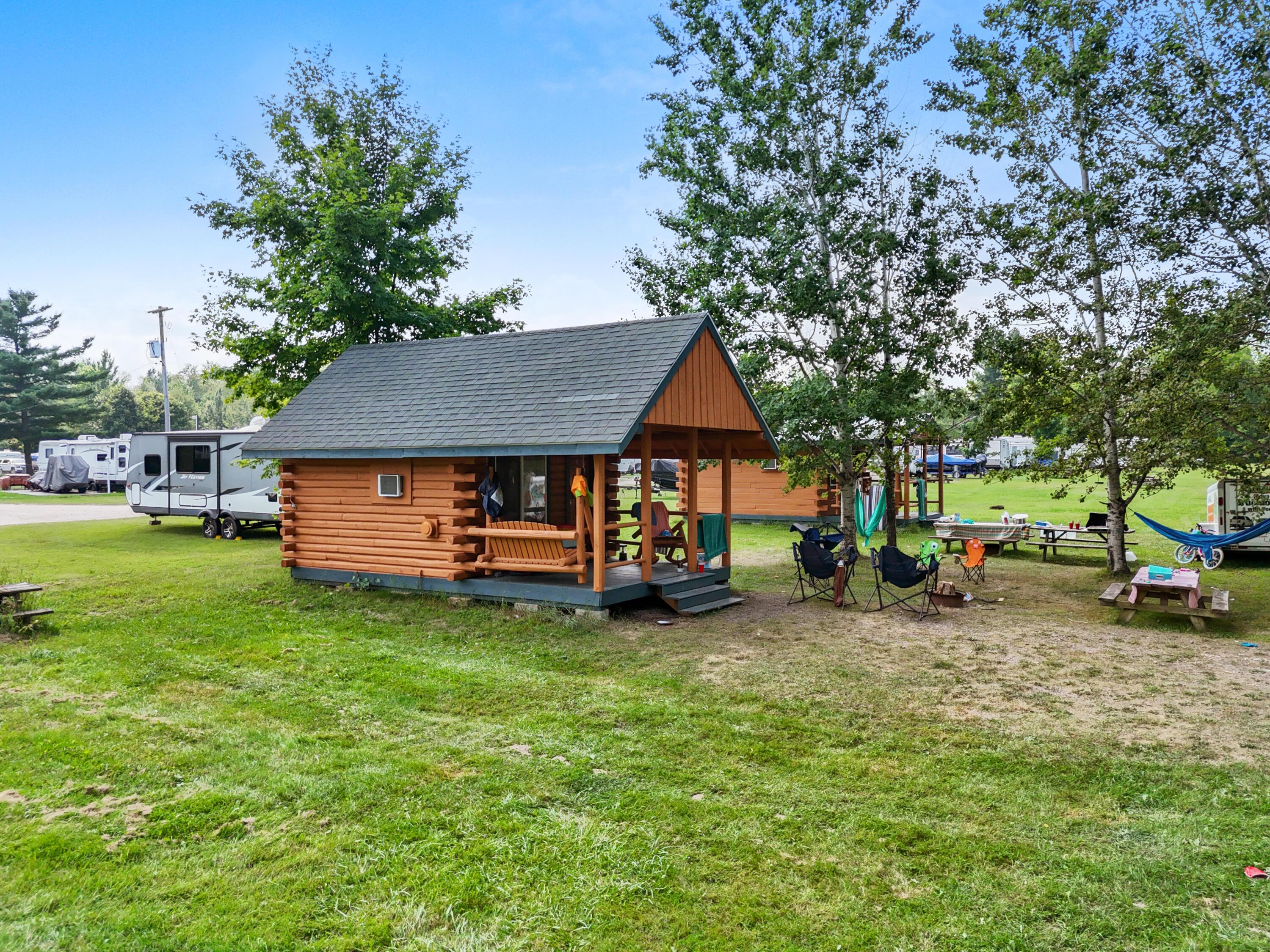 Image 3: DJI_20250806083300_0932_D