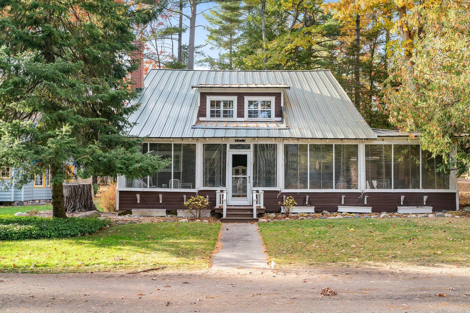 Image 1: Exterior