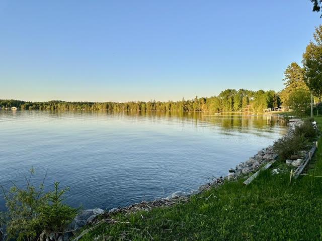 Image 3: Protected bay area