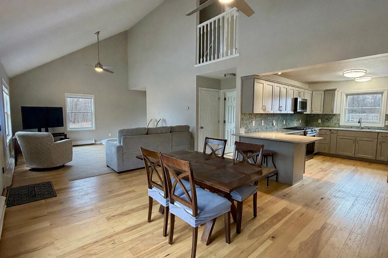 Image 2: Open Floor Plan