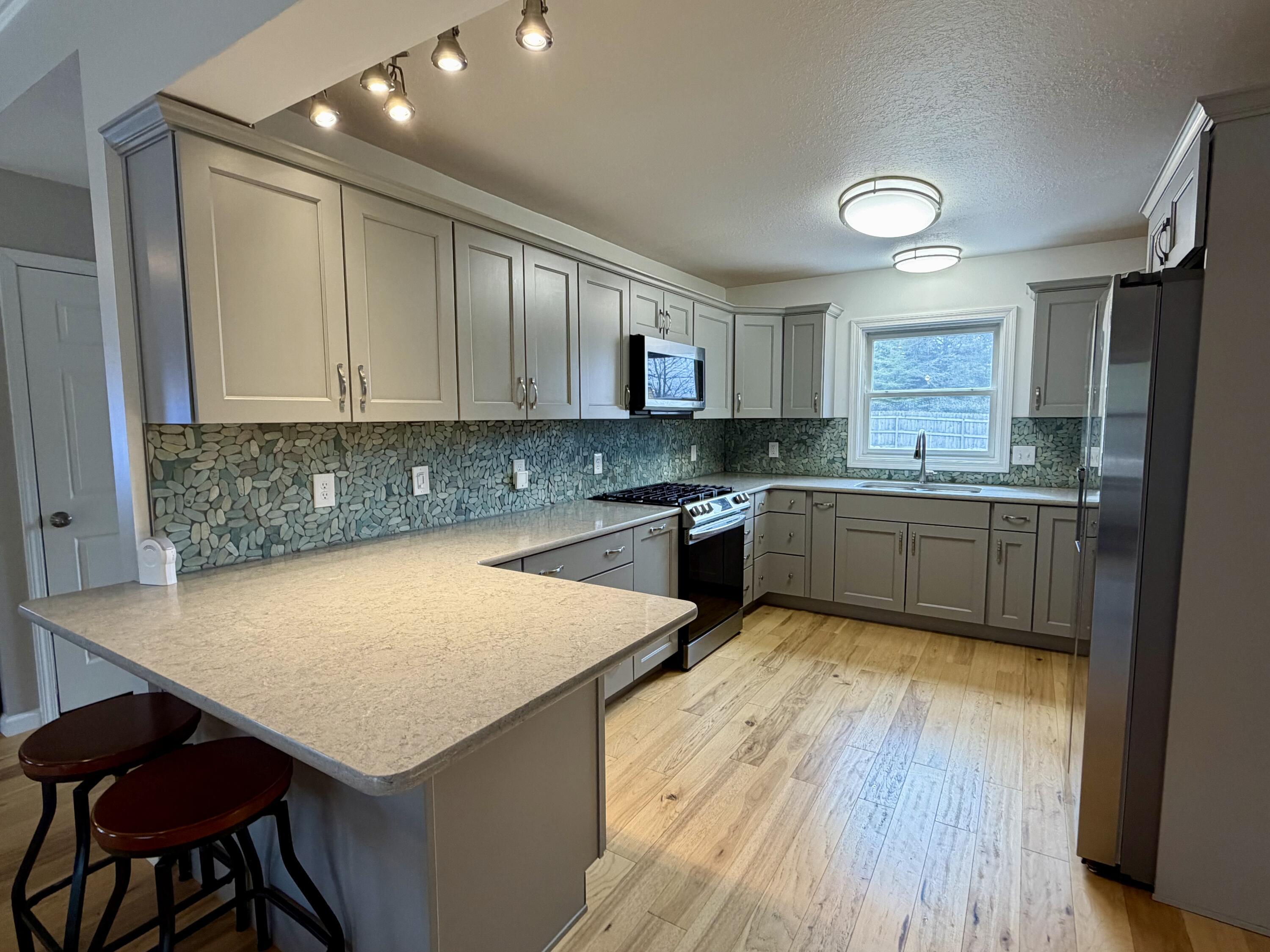 Image 3: Custom Kitchen
