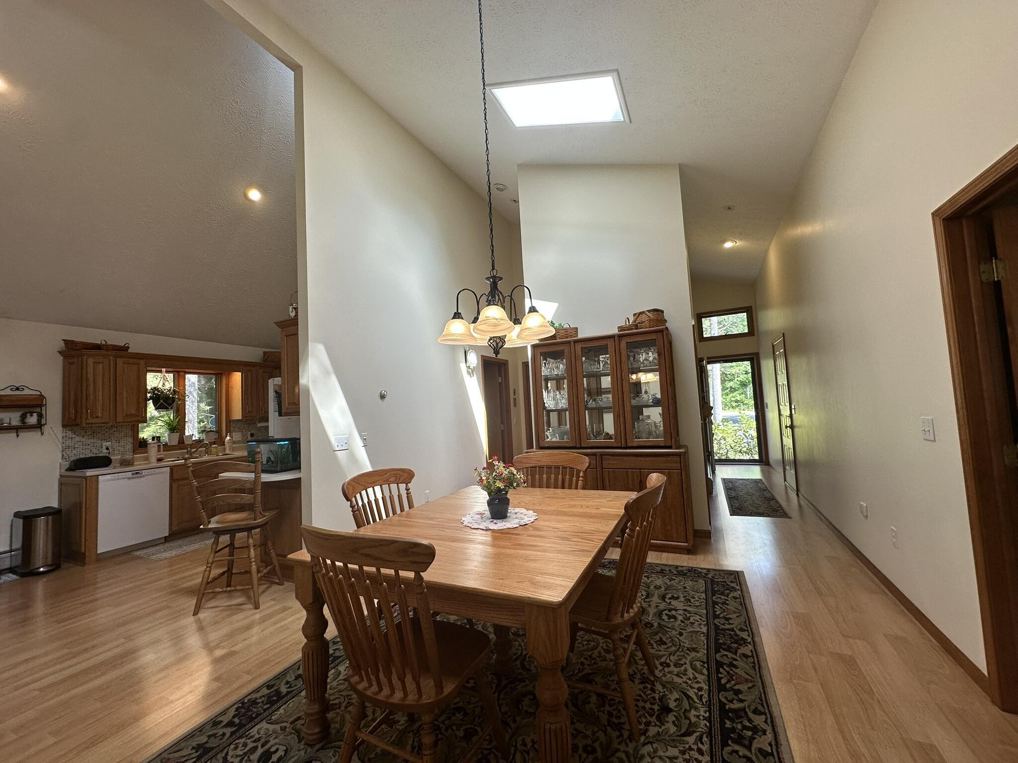 Image 3: Open Living Concept