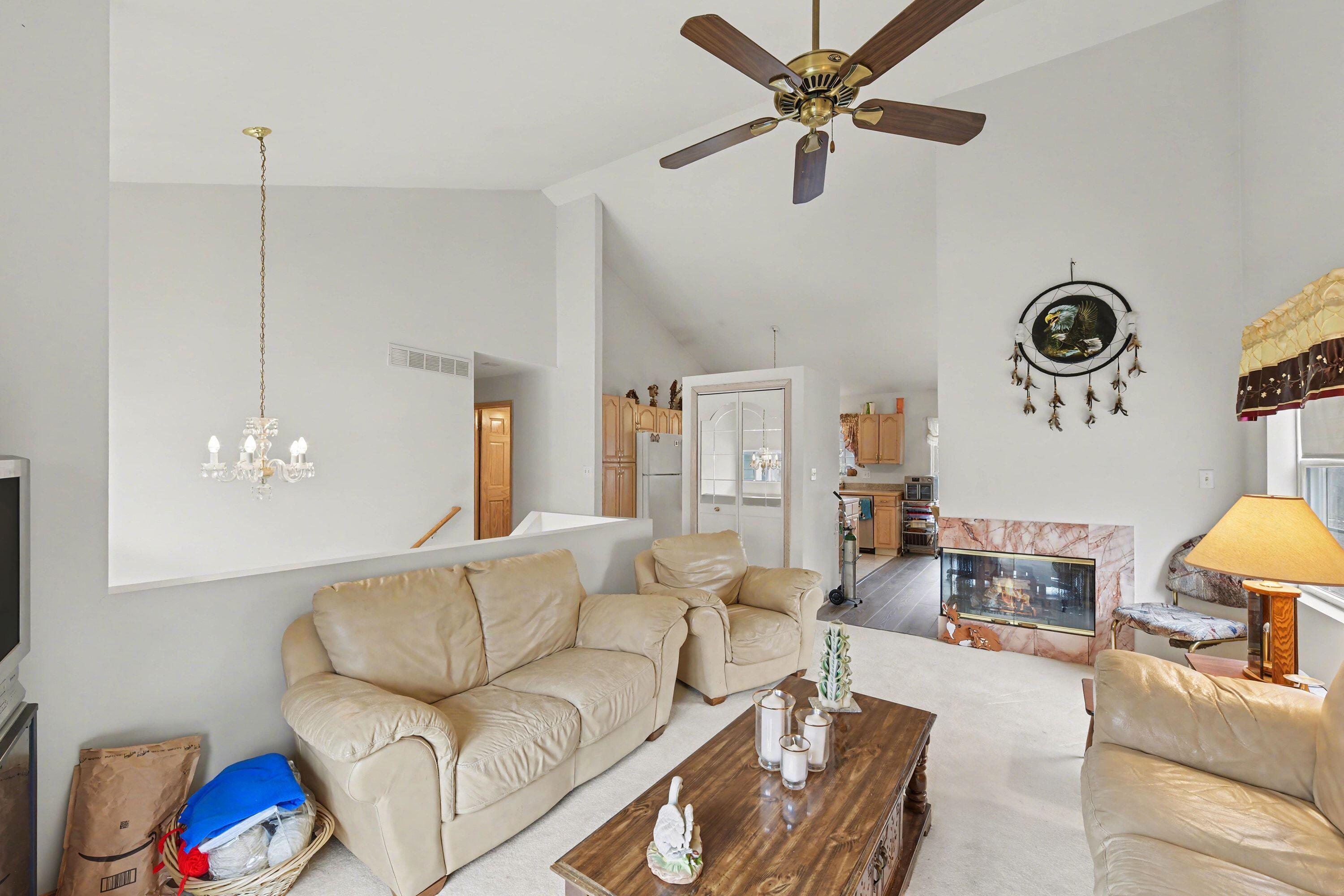 Image 2: Livingroom