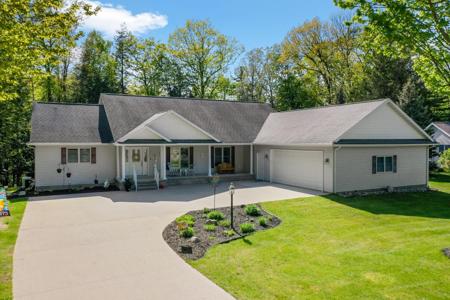 131 Indian Oaks Trail