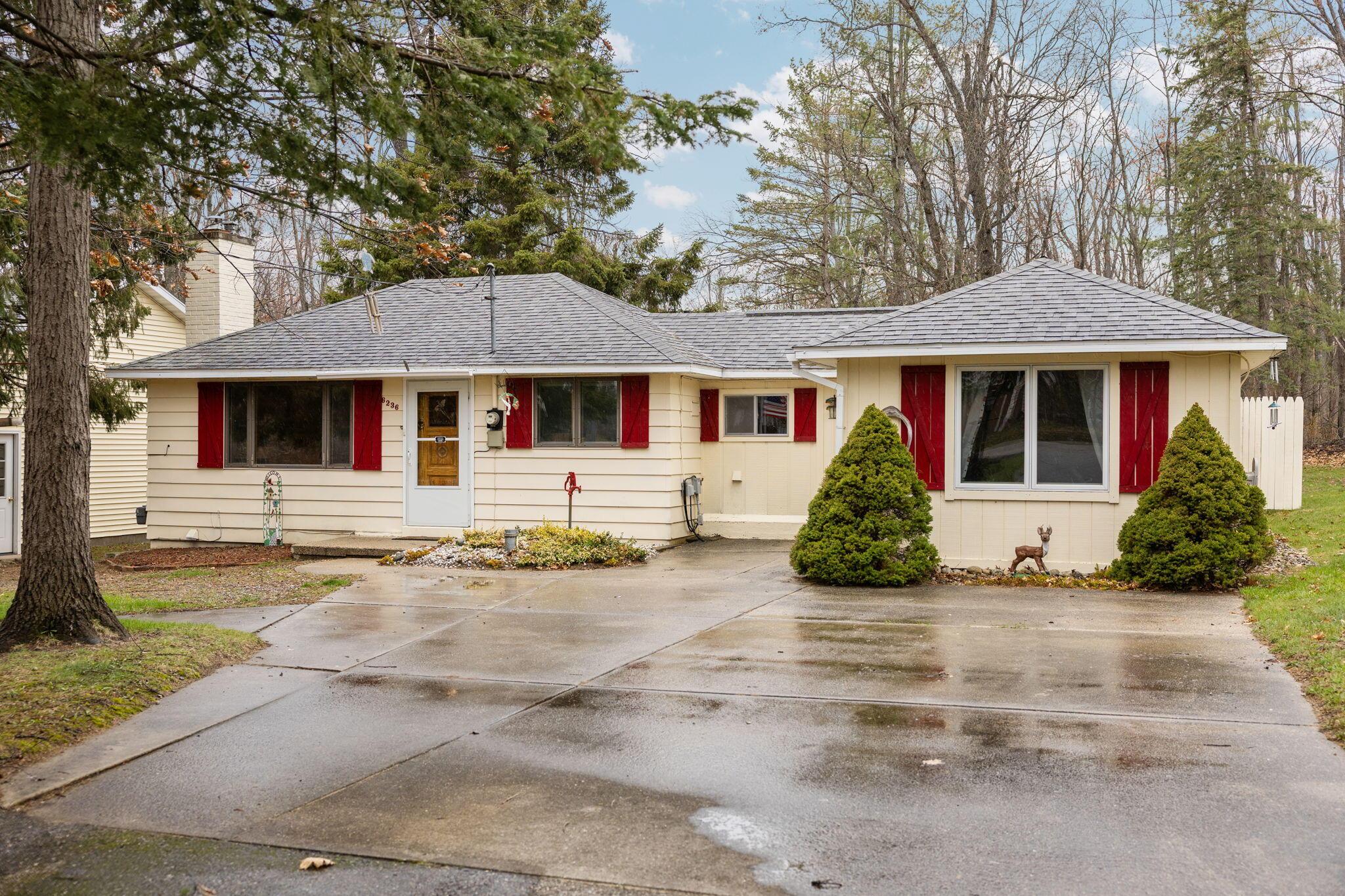 Image 1: 33-web-or-mls-CAG_8506