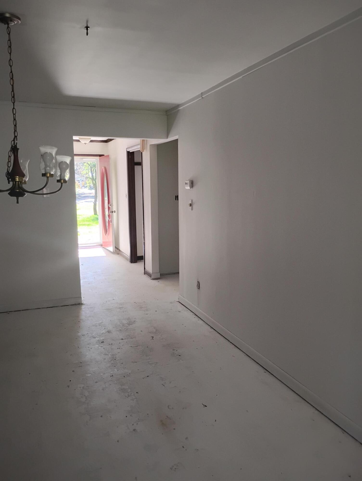 Image 4: dining area