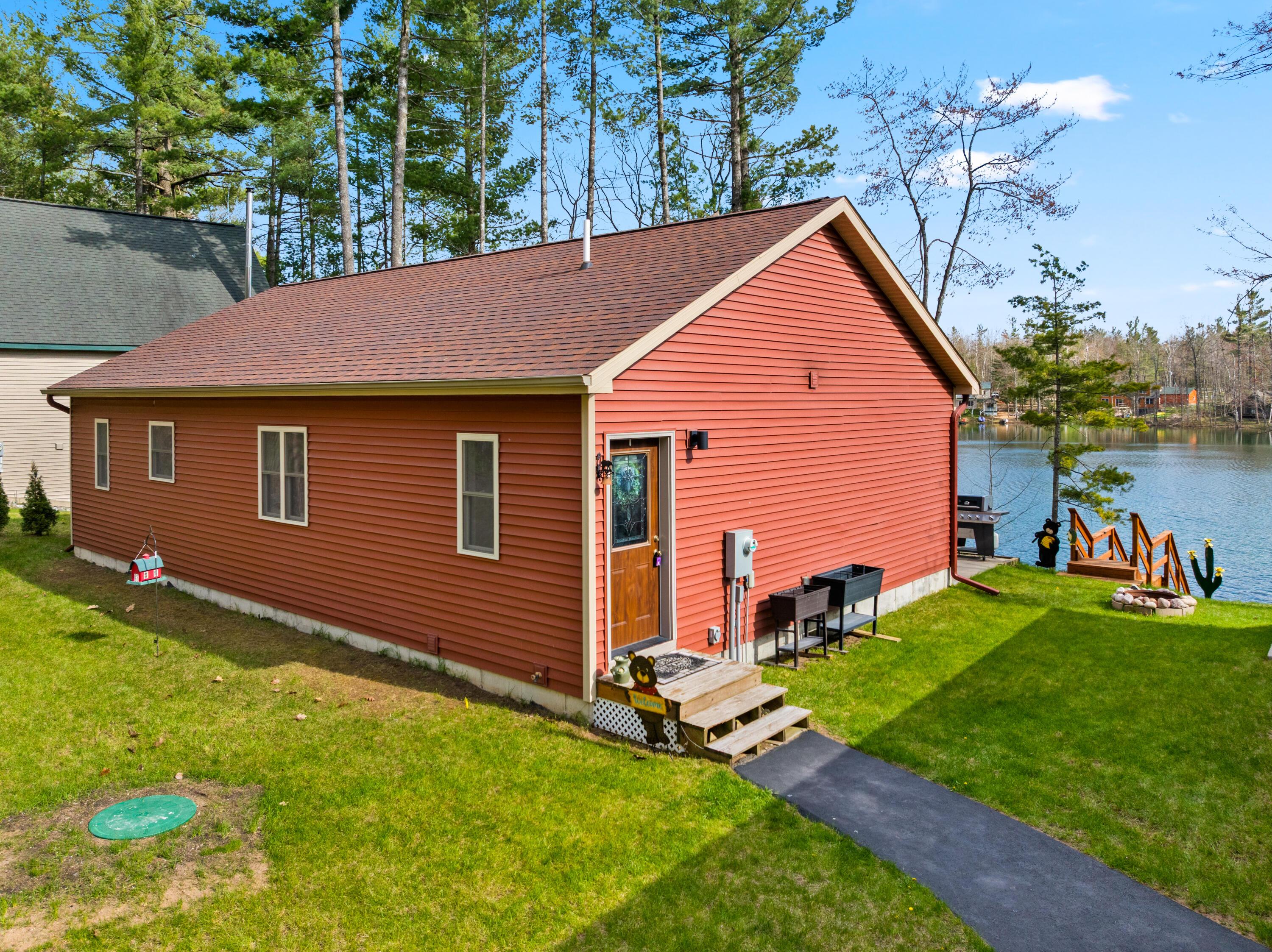 Image 2: 7077 Deer Run