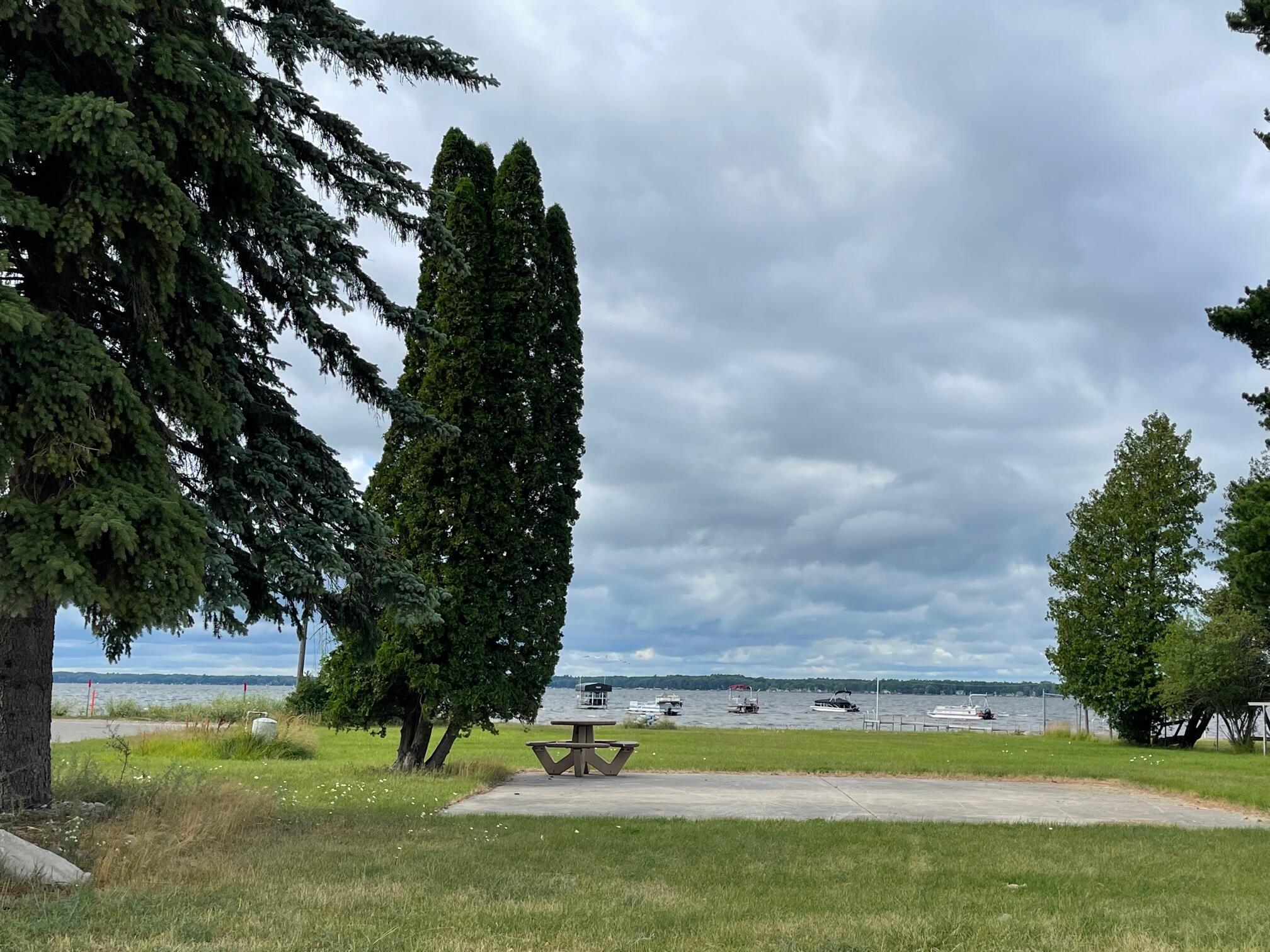 Image 4: Lake 2022