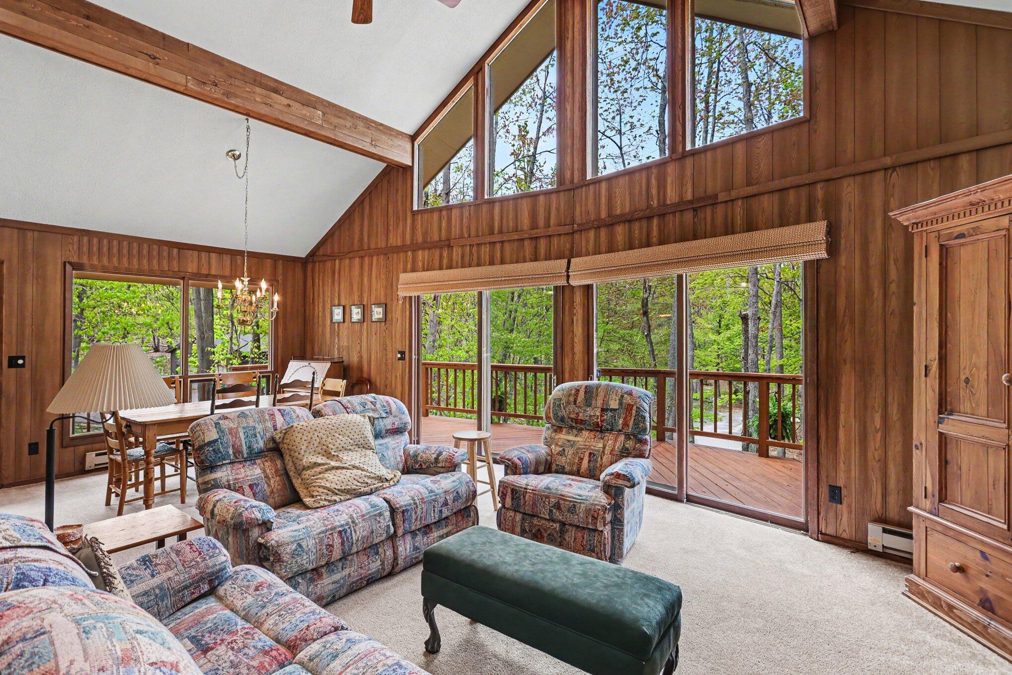 Image 4: Open floor plan