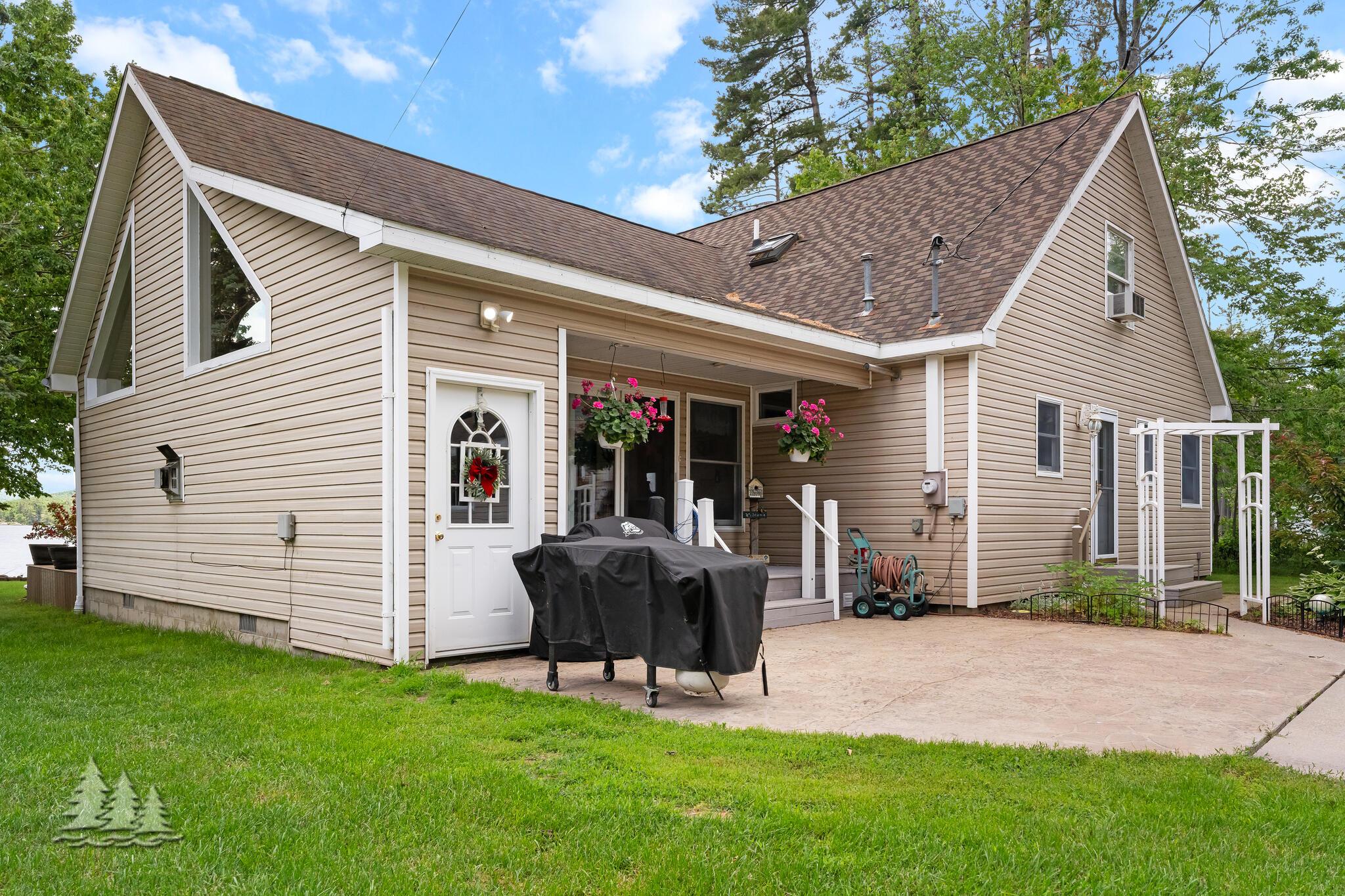 Image 2: 3741 Twin Lakes Dr.