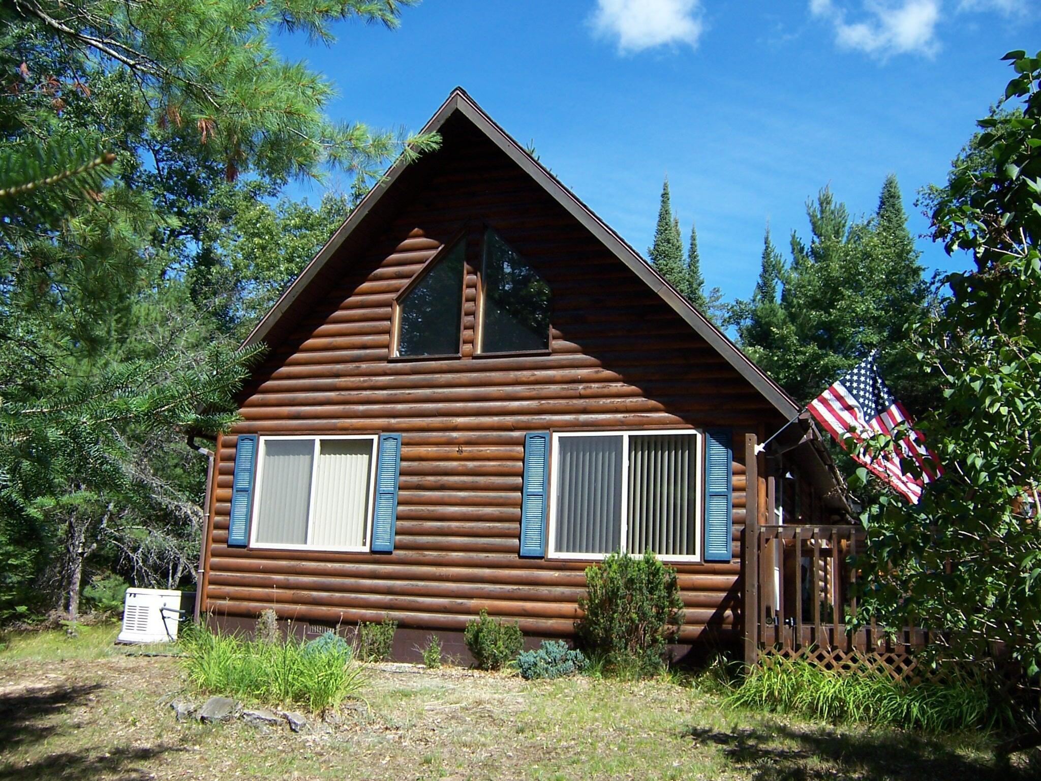 Image 2: Log Look Home
