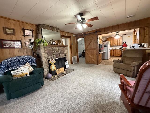 Image 4: Living Room