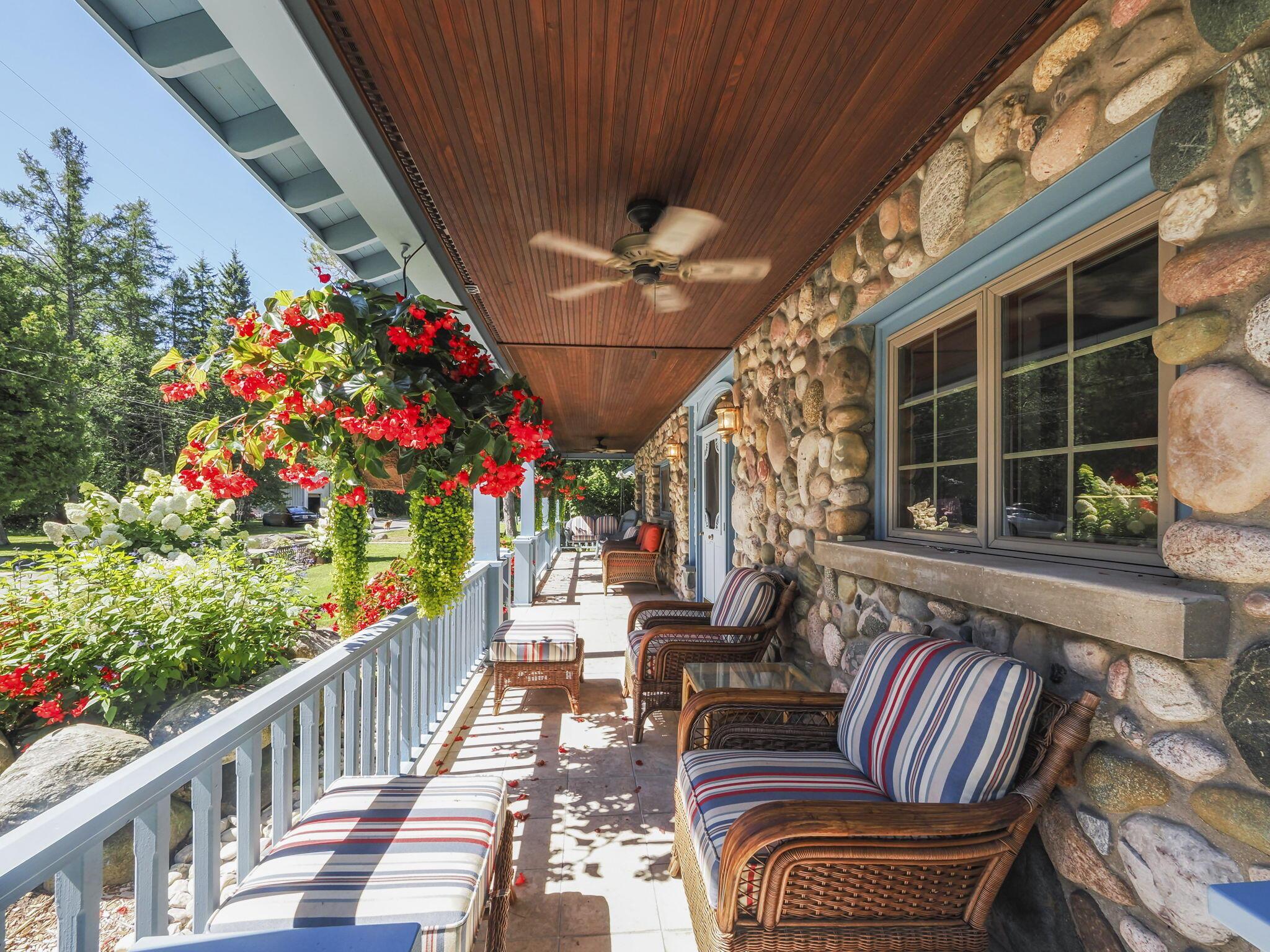 Image 4: Expansive Front Porch