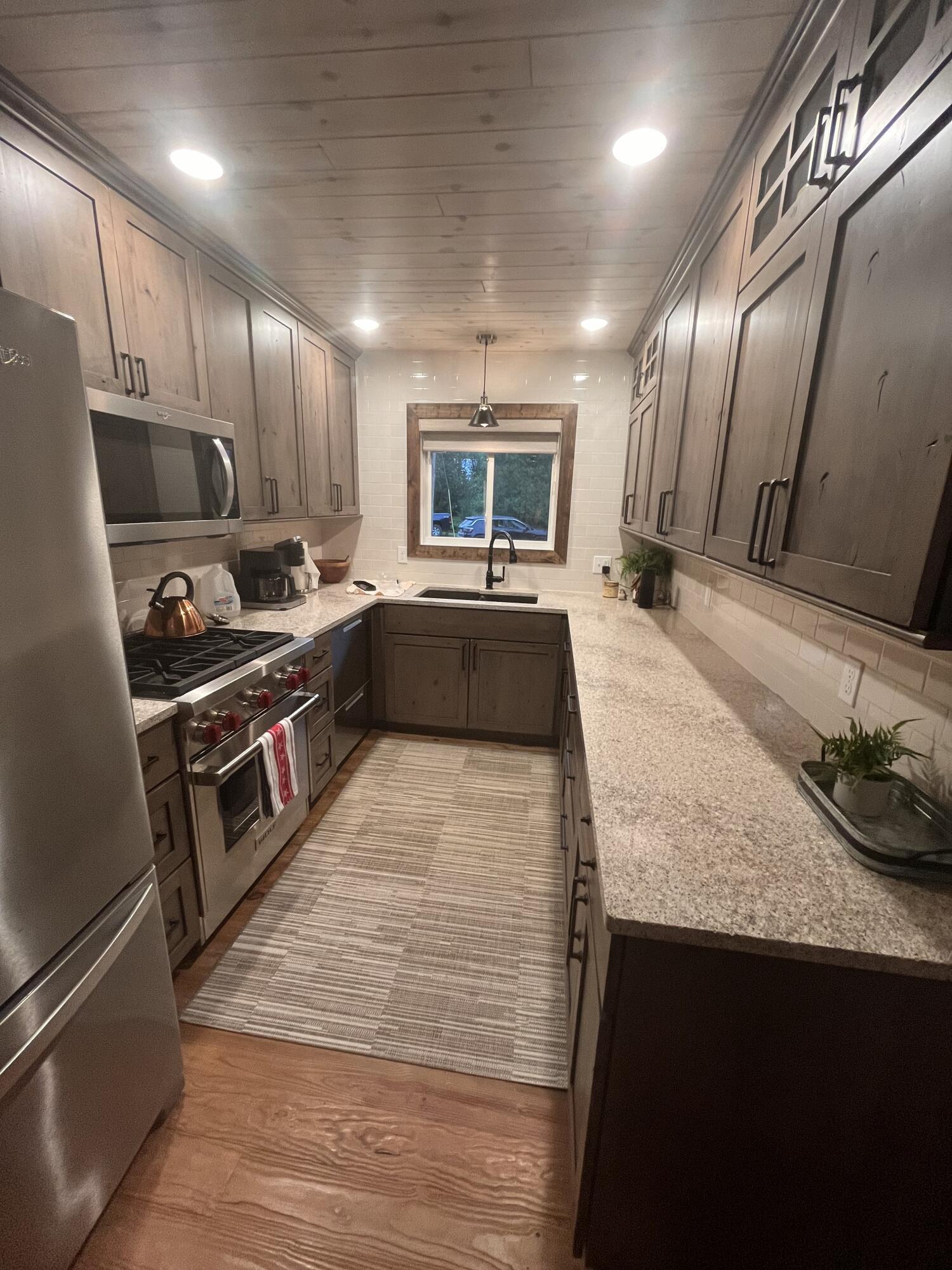 Image 3: 7055Kitchen