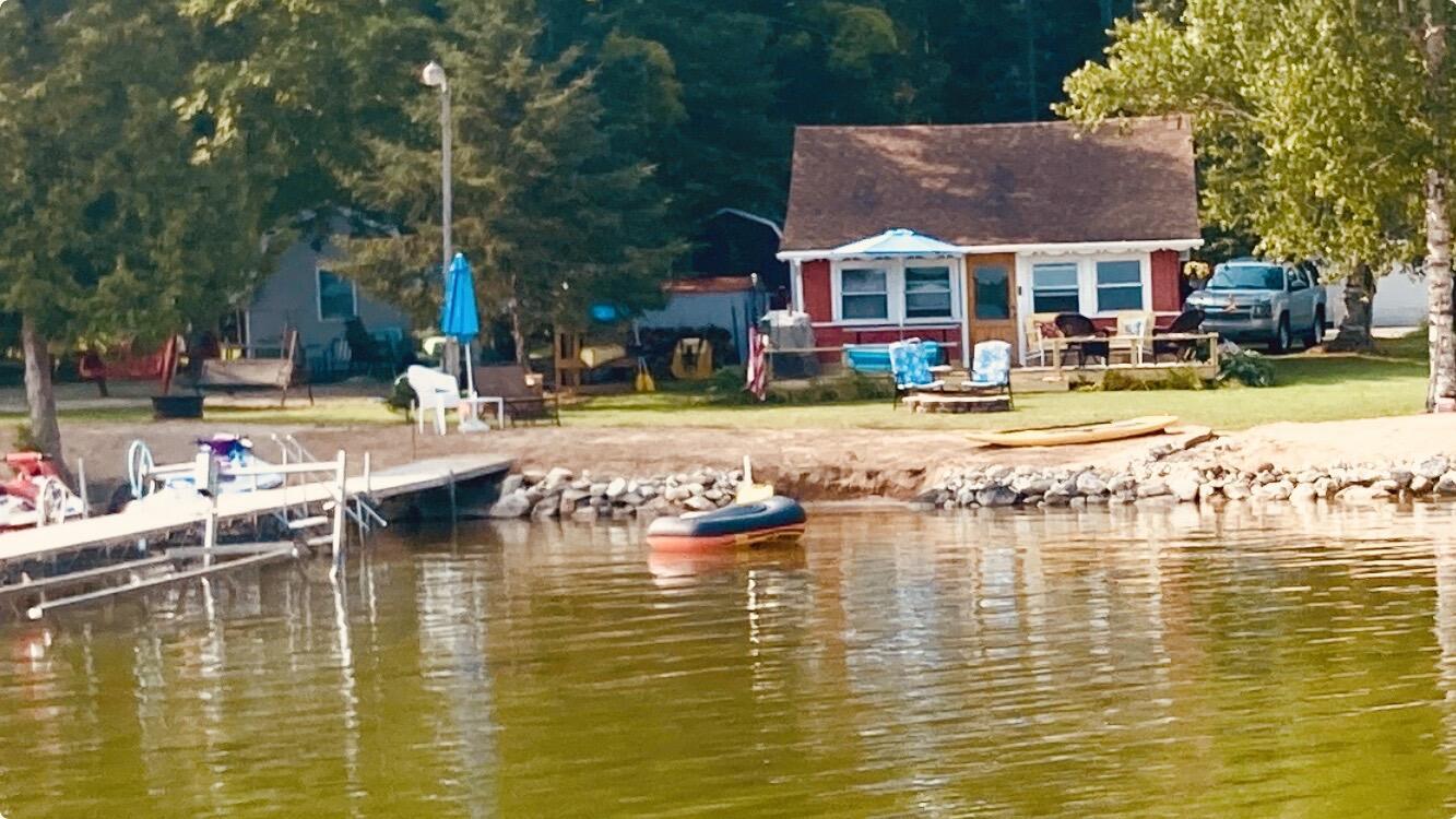 Image 3: exterior lake