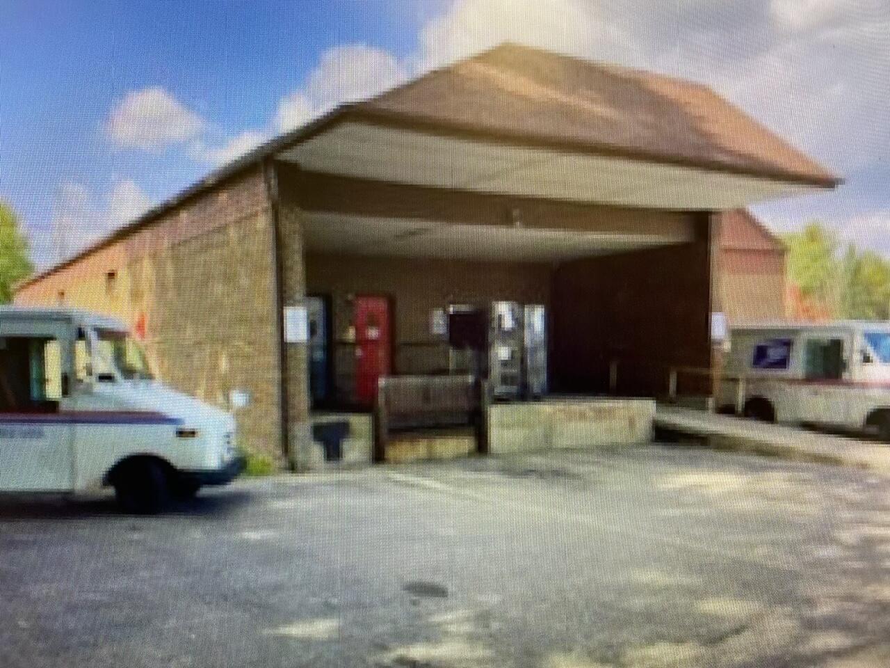 Image 3: exterior rear