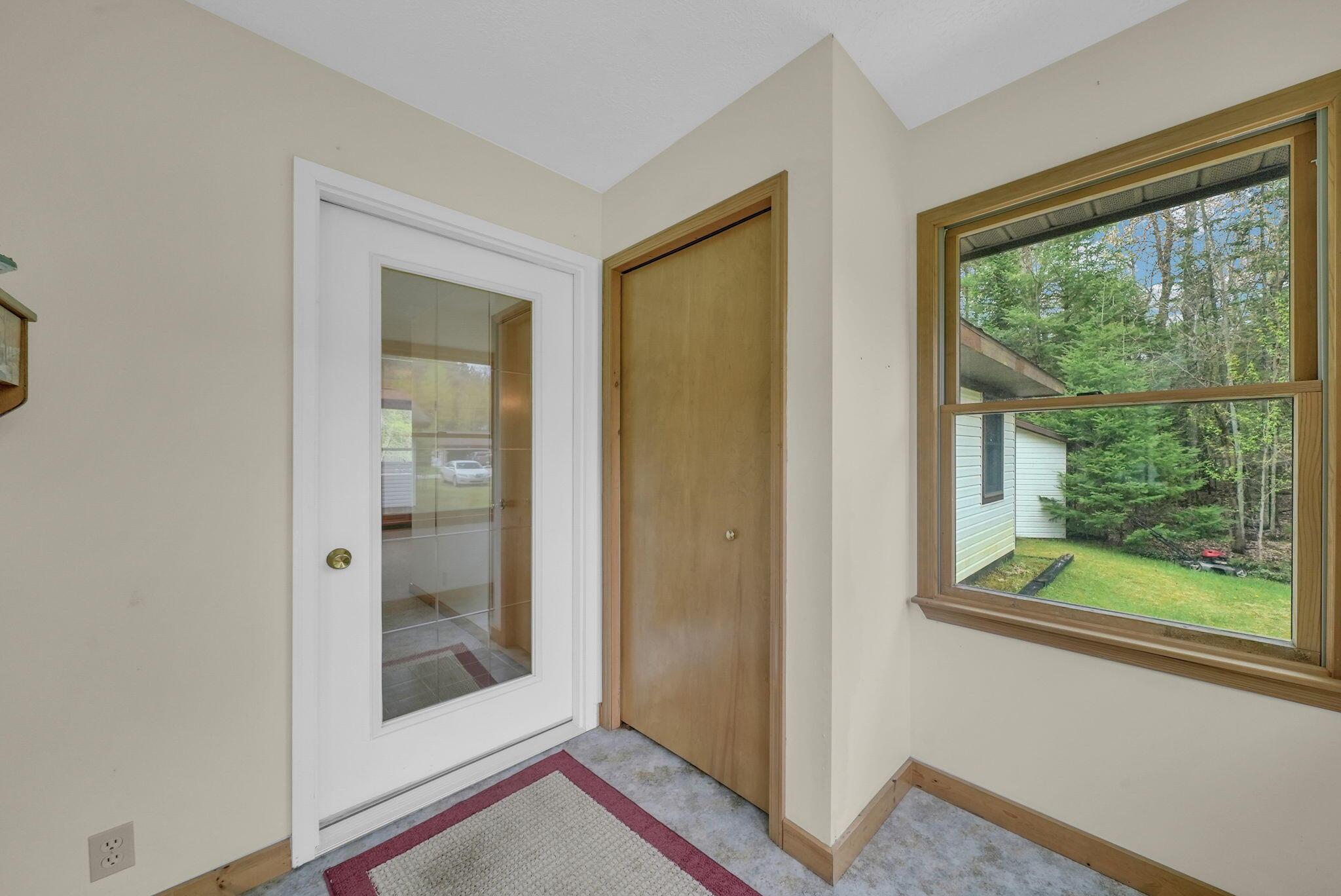 Image 3: Entryway