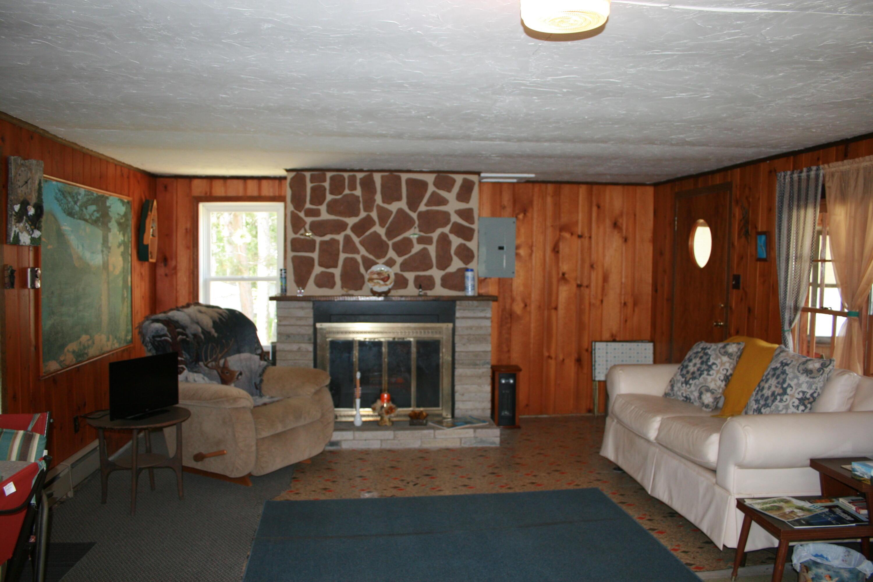 Image 3: Living Room