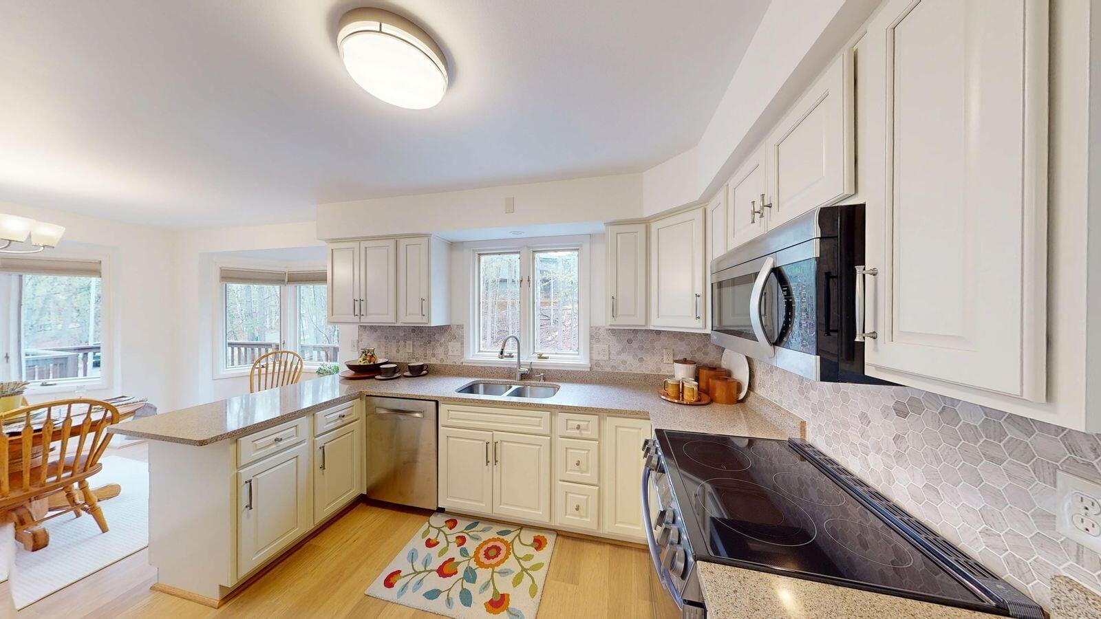 Image 2: Kitchen