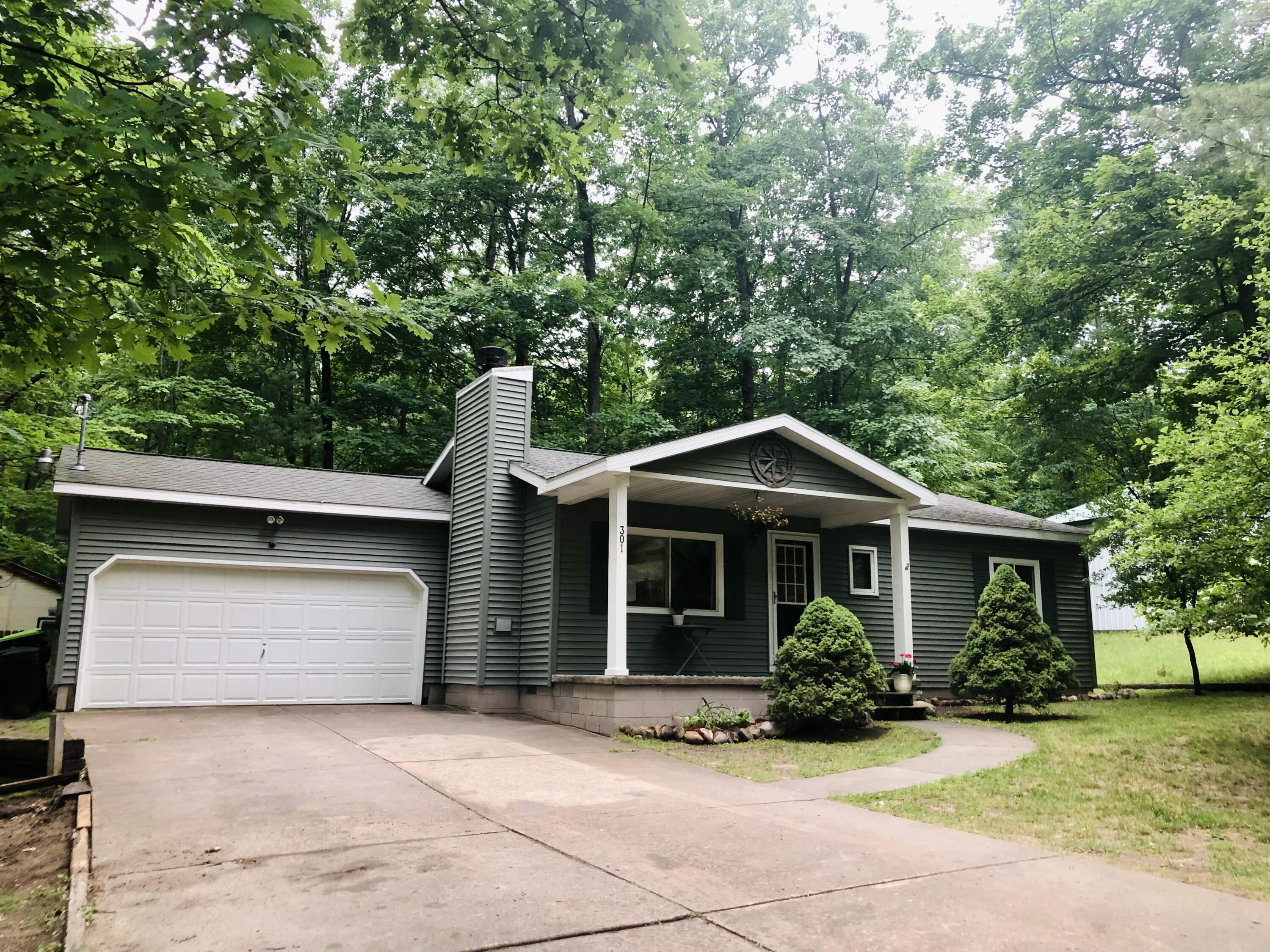 Image 1: 301 Boucher St