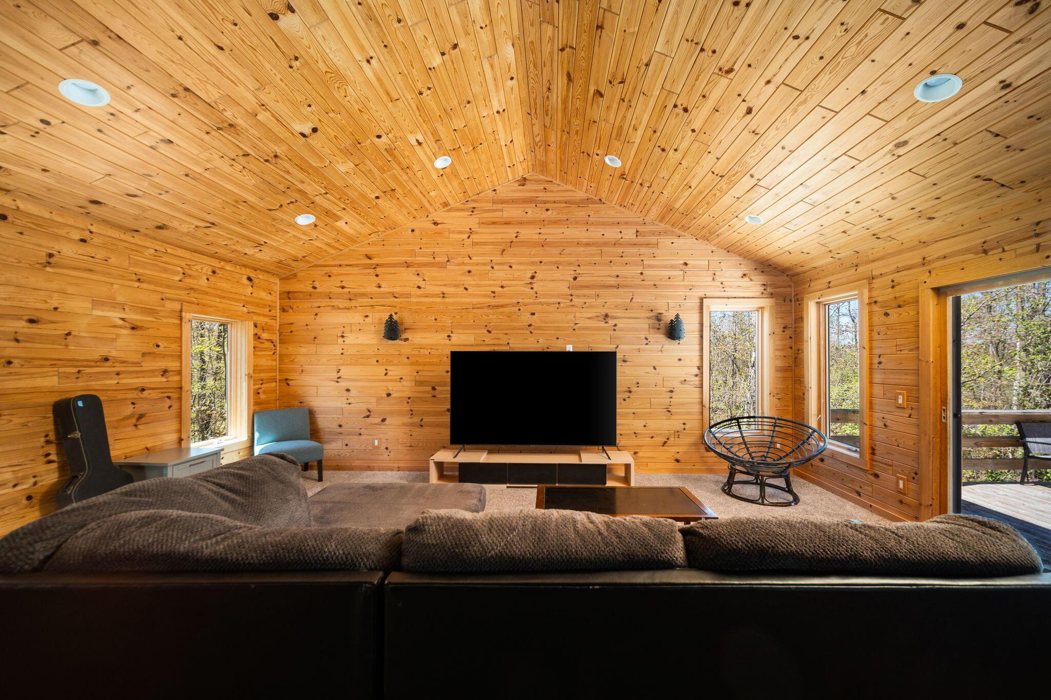 Image 3: 15-web-or-mls-JEL00079
