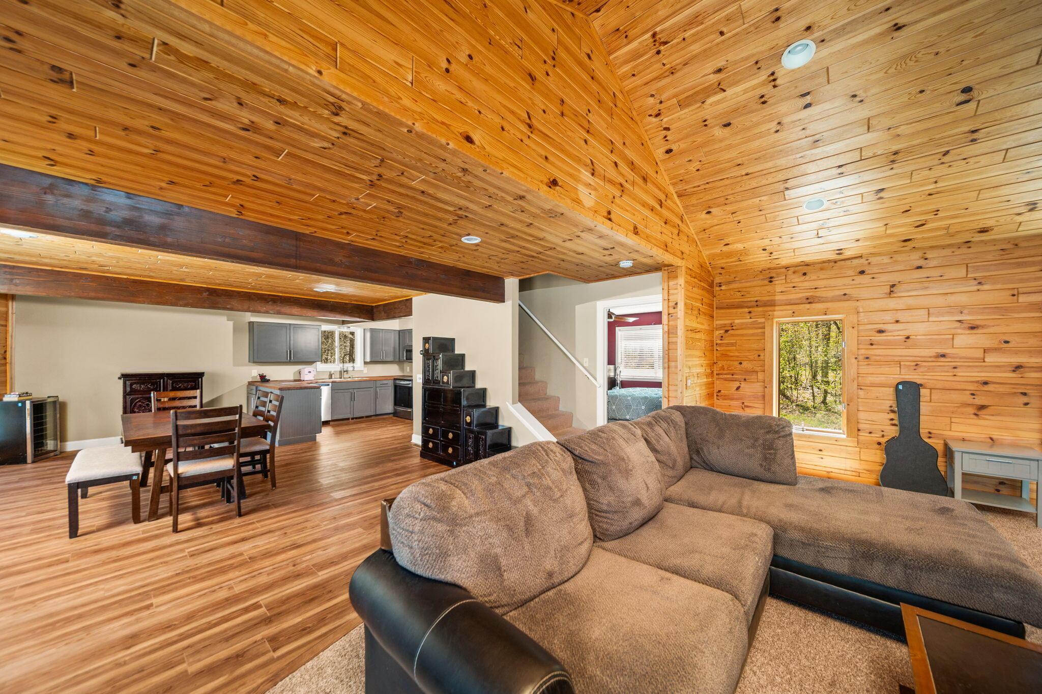 Image 4: 17-web-or-mls-JEL00094