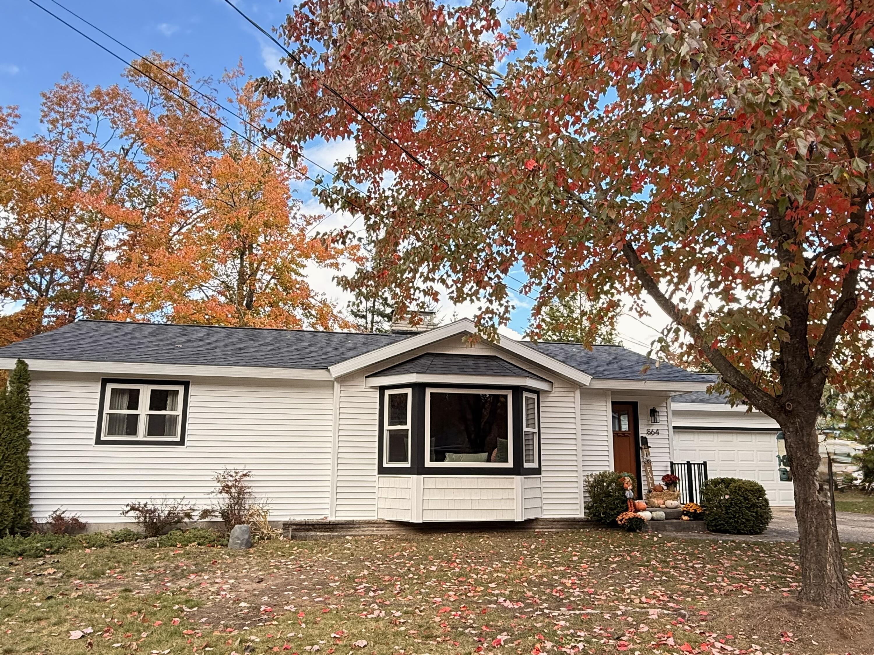 Image 1: 2 bed/1bath