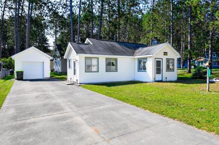 207 Lakeview Drive