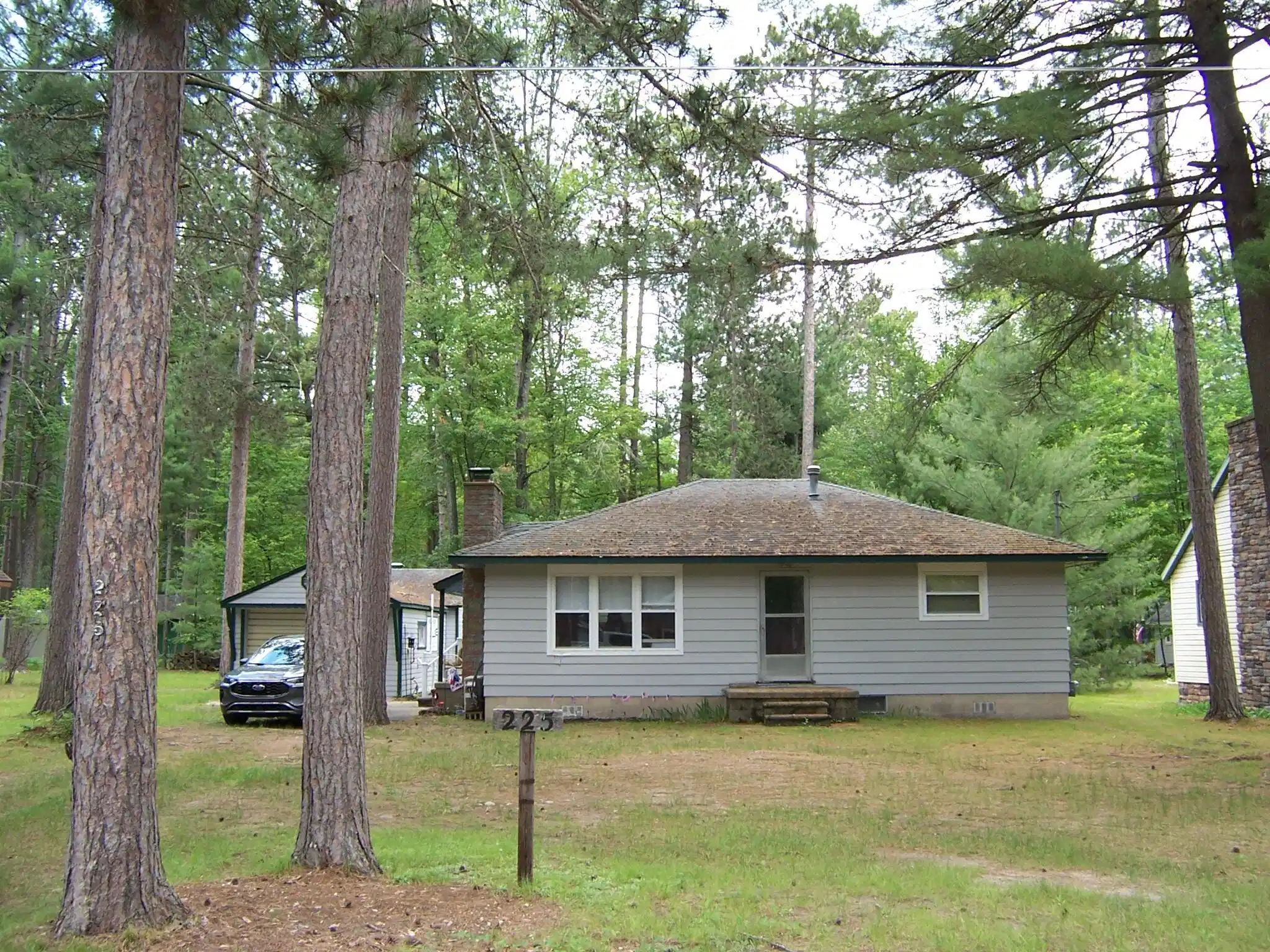 Image 1: 225 Sly St
