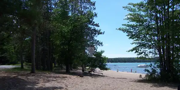 Image 4: Kelly Beach